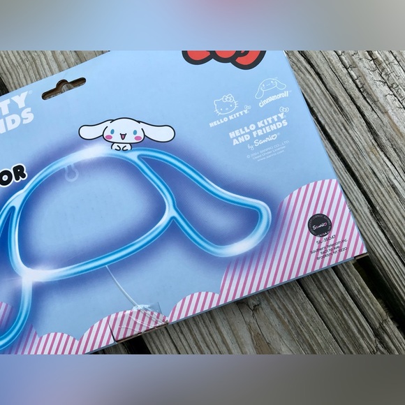 NEW Sanrio Character Cinnamoroll Blue Light Up Wall Decoration White Dog Gift - Picture 7 of 7